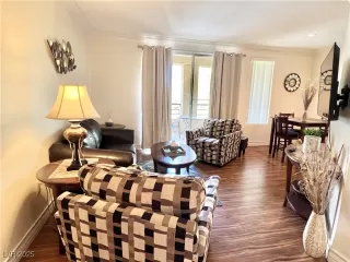 Photo #2: 2732334 Listing 