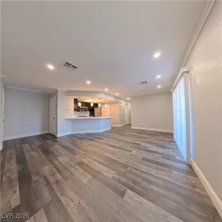 Photo #1: 2732343 Listing 