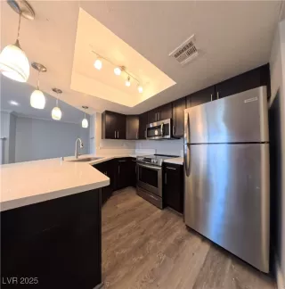 Photo #3: 2732343 Listing 