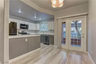 Photo #5: 2732412 Listing 