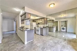 Photo #2: 2732433 Listing 