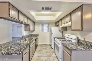 Photo #3: 2732433 Listing 