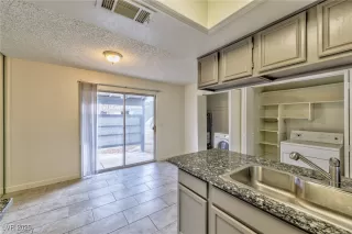 Photo #4: 2732433 Listing 