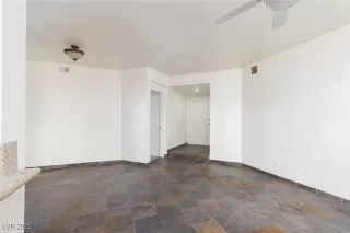 Photo #3: 2732443 Listing