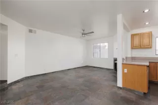 Photo #6: 2732443 Listing