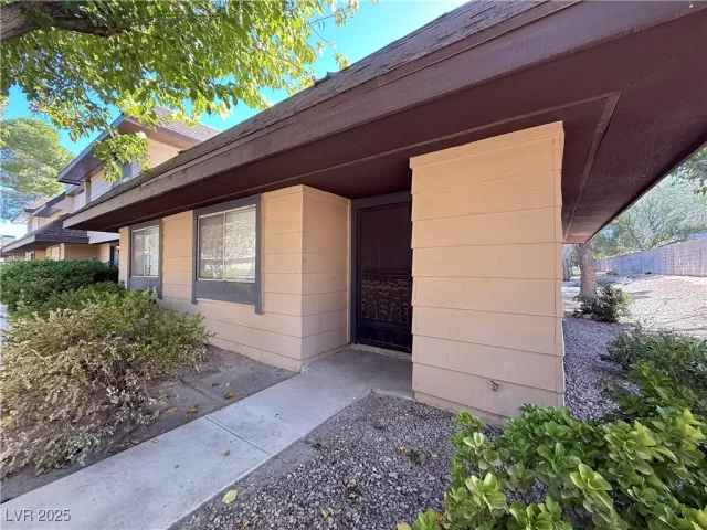 MLS: 2732457 Condo For Sale