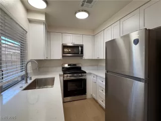 Photo #5: 2732457 Listing 