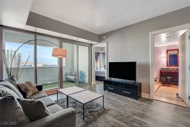 MLS: 2732478 Condo For Sale