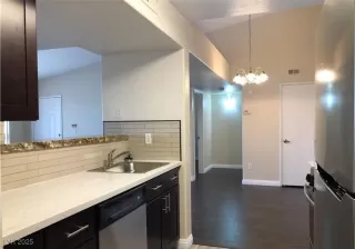 Photo #1: 2732519 Listing 