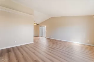 Photo #6: 2732533 Listing 