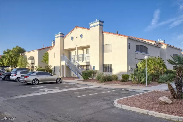 MLS: 2732539 Condo For Sale