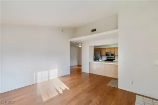 Photo #5: 2732539 Listing 