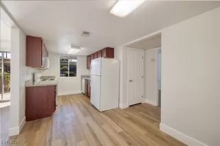 Photo #5: 2732546 Listing 