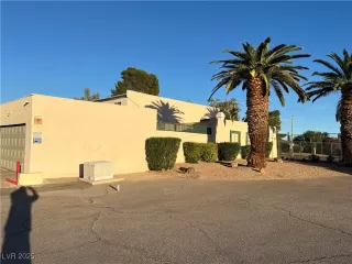 Photo #4: 2732555 Listing