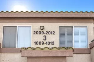 Photo #2: 2732557 Listing