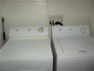 Photo #5: 2732562 Listing 