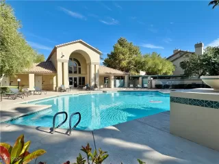 Photo #3: 2732571 Listing 