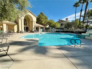 Photo #5: 2732571 Listing 