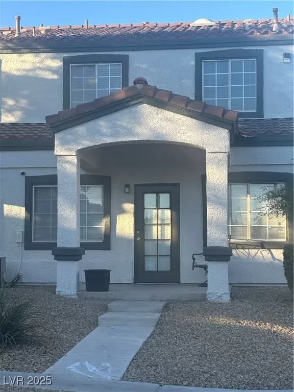 MLS: 2732572 Condo For Sale