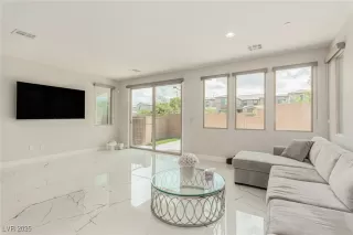 Photo #1: 2732587 Listing 