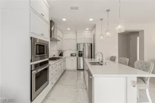 Photo #6: 2732587 Listing 