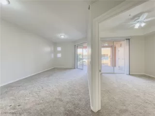 Photo #6: 2732605 Listing