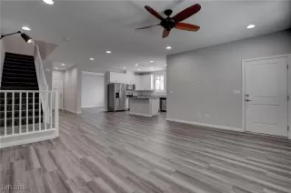 Photo #5: 2732676 Listing