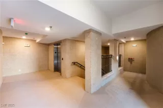 Photo #4: 2732682 Listing