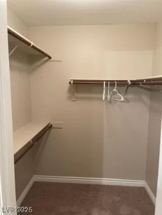 Photo #6: 2732692 Listing 