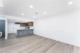 Photo #6: 2732705 Listing