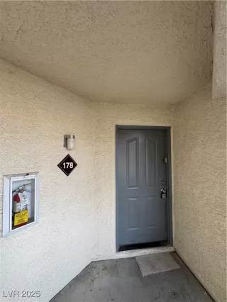 Photo #1: 2732731 Listing 