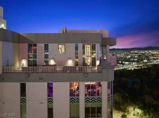 Photo #2: 2732735 Listing 