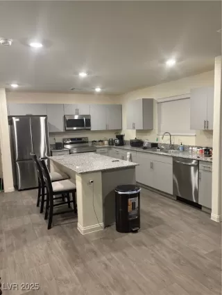 Photo #1: 2732741 Listing 