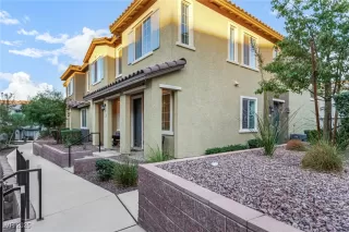 Photo #1: 2732809 Listing