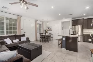 Photo #5: 2732809 Listing