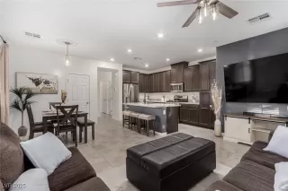 Photo #6: 2732809 Listing