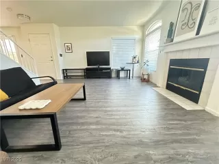 Photo #6: 2732820 Listing