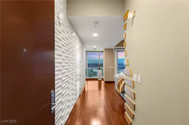 MLS: 2732824 Condo For Sale