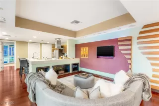 Photo #2: 2732824 Listing