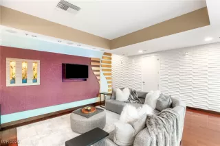 Photo #3: 2732824 Listing