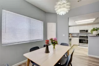 Photo #4: 2732833 Listing