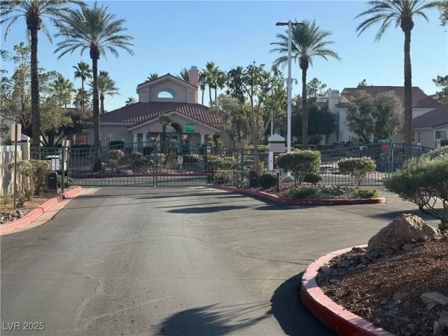 MLS: 2732846 Condo For Sale