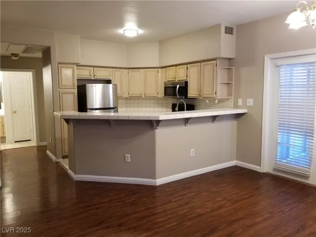 MLS: 2732851 Condo For Sale