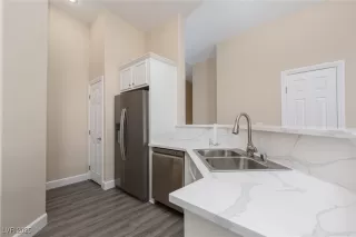 Photo #6: 2732856 Listing