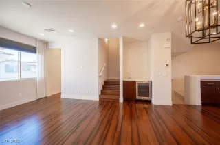 Photo #3: 2732867 Listing