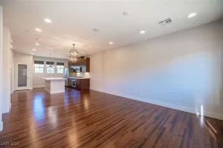 Photo #5: 2732867 Listing