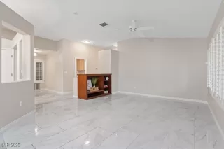 Photo #3: 2732869 Listing