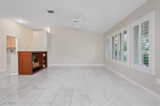 Photo #5: 2732869 Listing