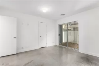 Photo #5: 2732892 Listing 