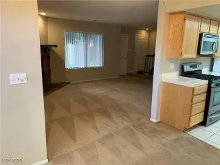 Photo #2: 2732896 Listing 